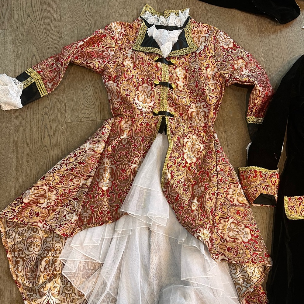 Family pirate costumes